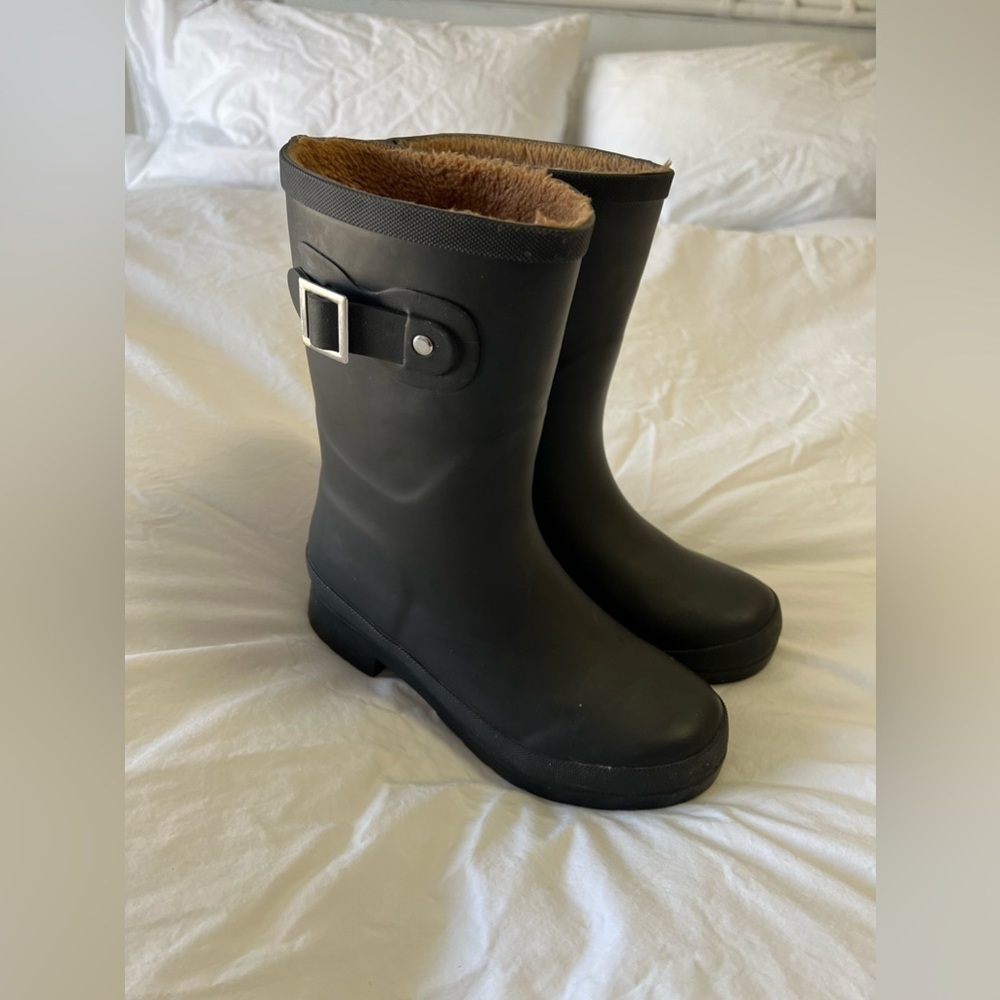Chooka | Women's Size 6 | Delridge Mid Shaft Black Rubber Rain Boots